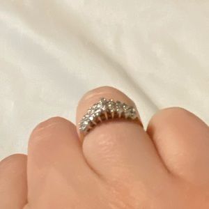 10k ring diamond accent
